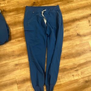 FIGS Zamora jogger scrubs